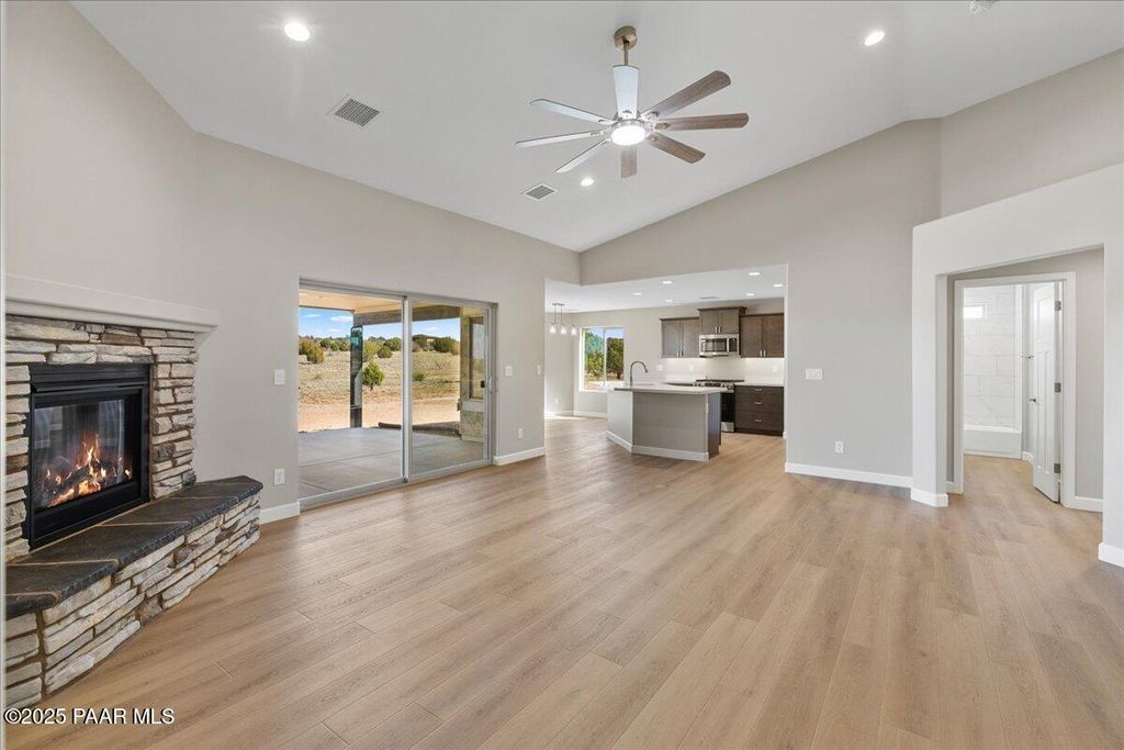 Photo of 1220 E Cougar Ridge Road, Paulden, AZ 86334 (MLS # 1076907)