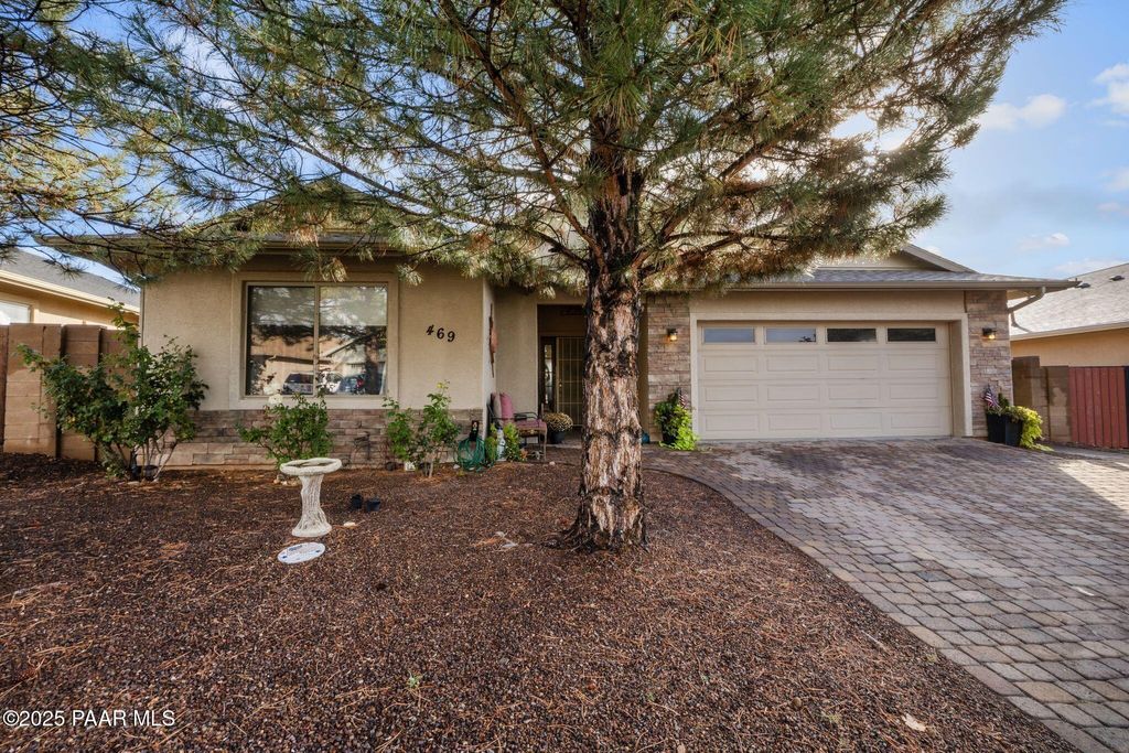 Photo of 469 N La Paz Street, Dewey-Humboldt, AZ 86327 (MLS # 1077169)