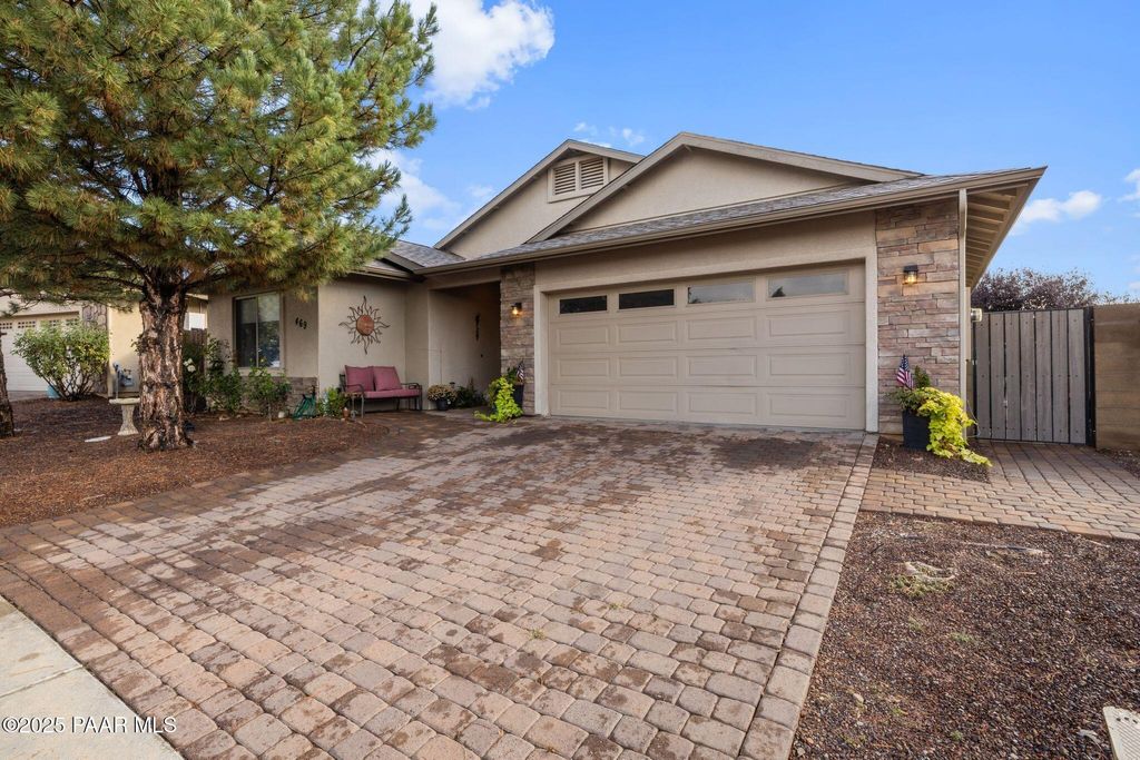 Photo of 469 N La Paz Street, Dewey-Humboldt, AZ 86327 (MLS # 1077169)