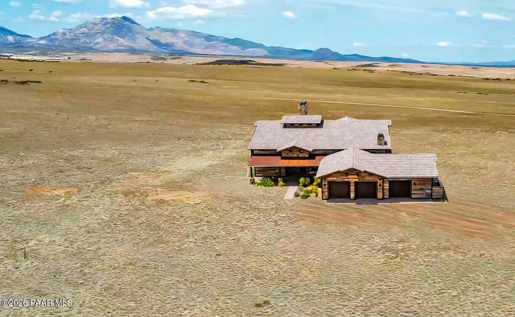 Photo of 8992 N Barrel Mesa Road, Prescott Valley, AZ 86315 (MLS # 1085418)
