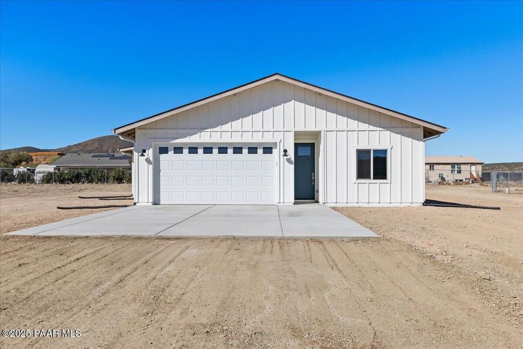 Photo of 2960 Paisley Lane, Dewey-Humboldt, AZ 86329 (MLS # 1077639)