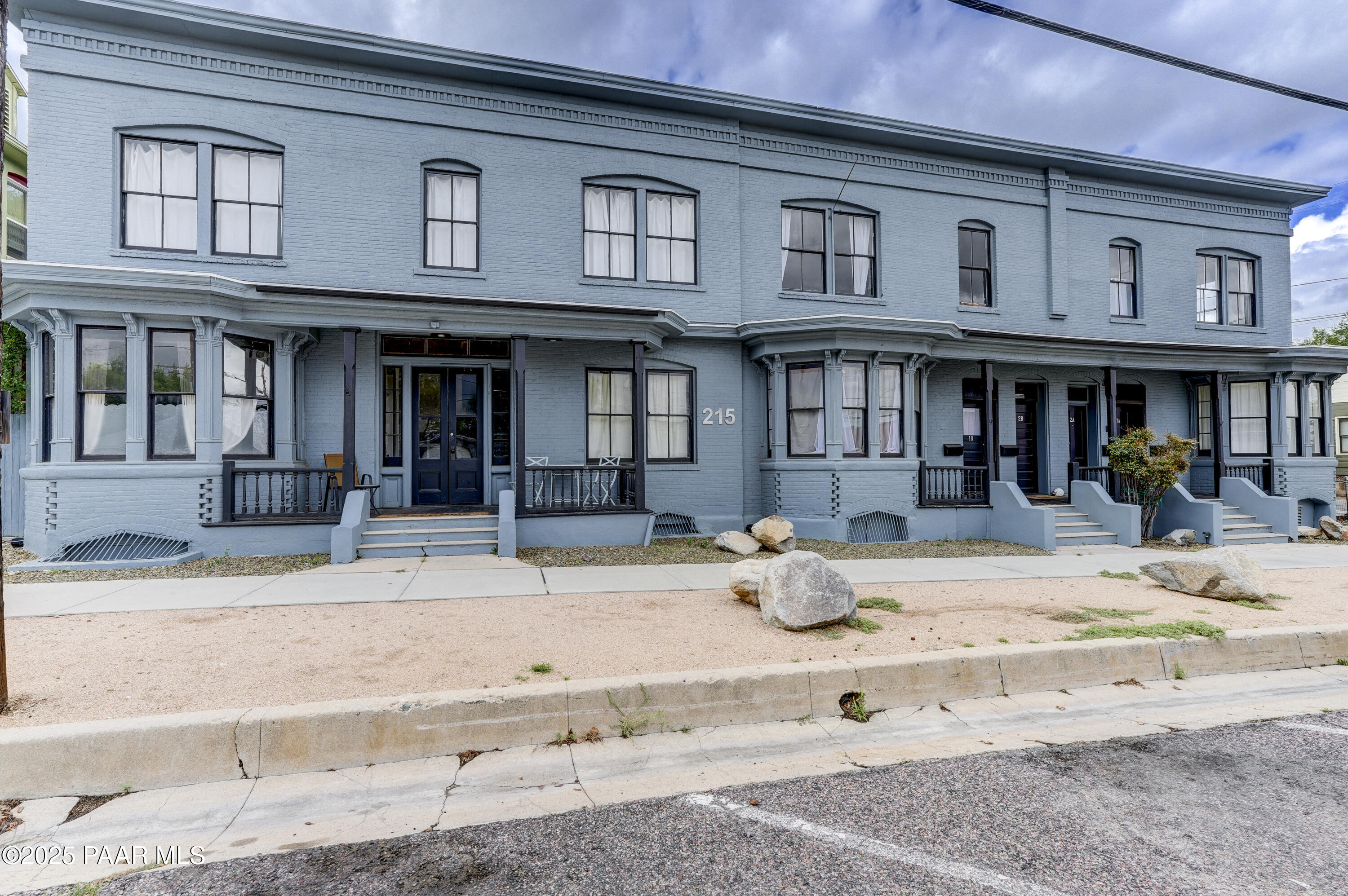 215 E Willis Street