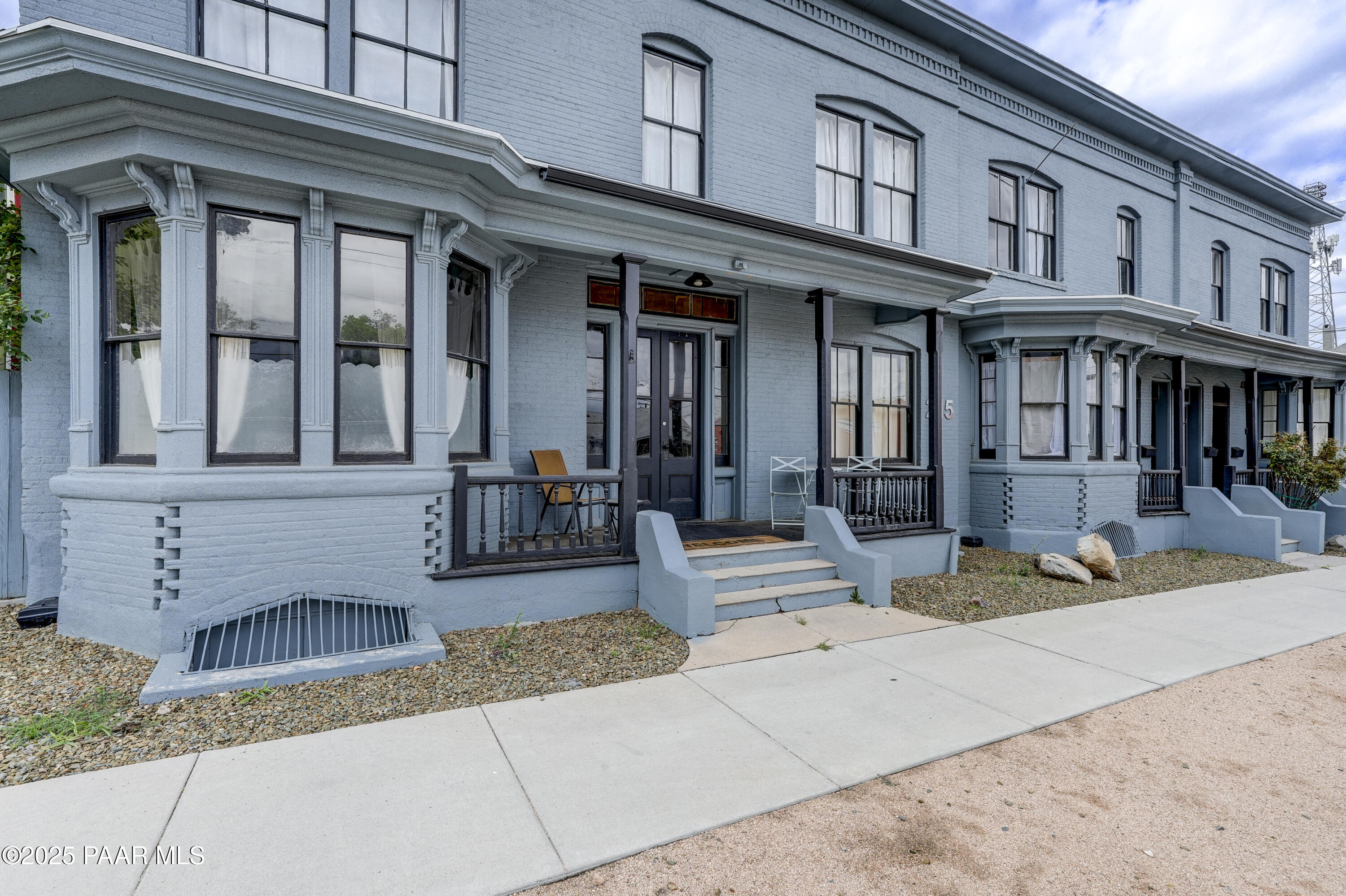 215 E Willis Street