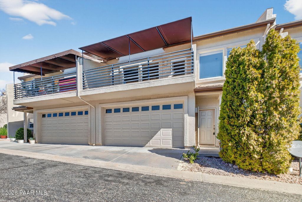 Photo of 969 N Fairway Drive, Dewey-Humboldt, AZ 86327 (MLS # 1080806)