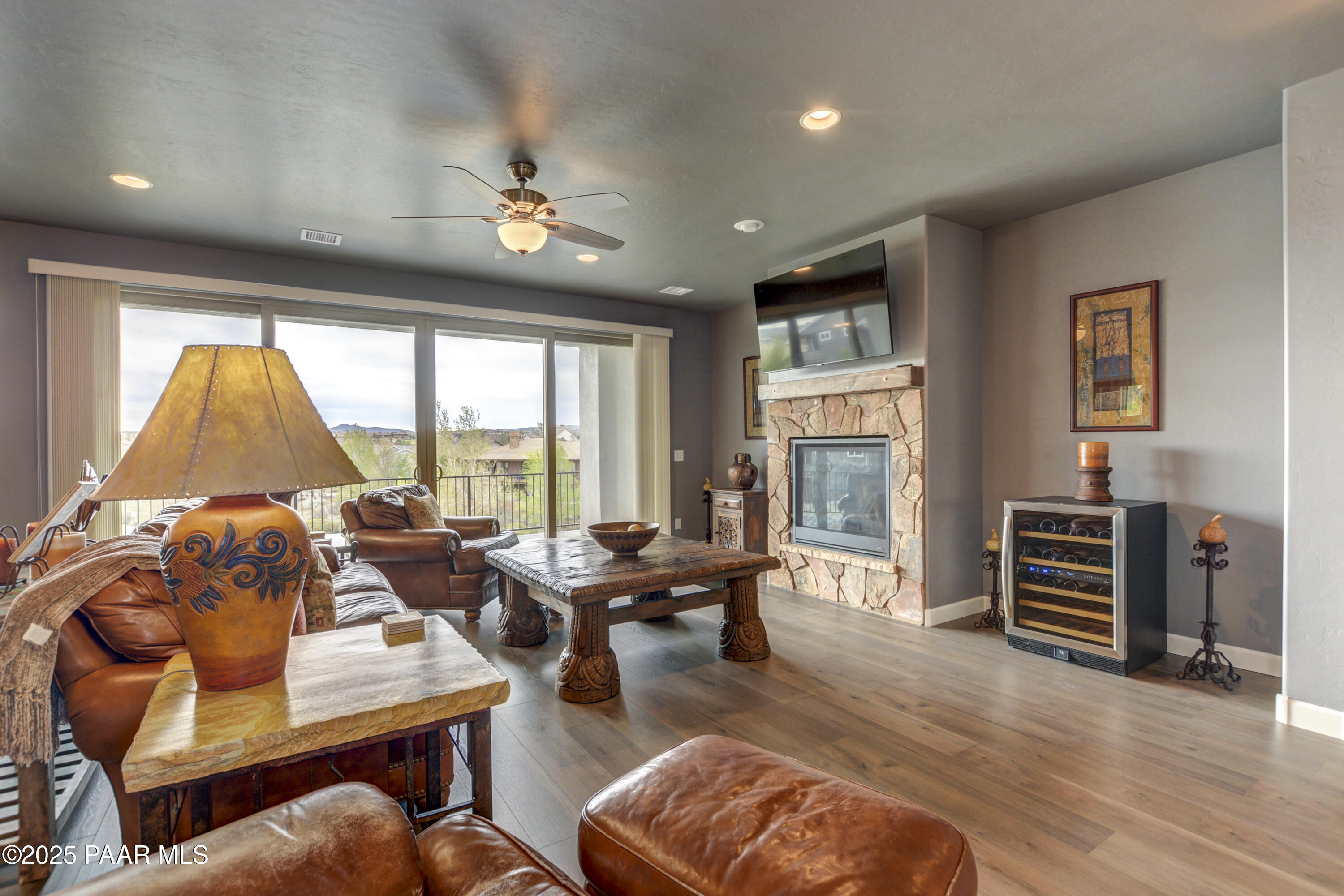 212 E Smoke Tree Lane