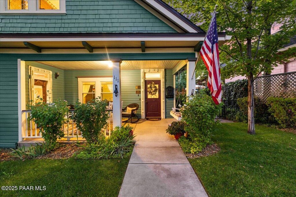 Photo of 111 S Mount Vernon Avenue, Prescott, AZ 86303 (MLS # 1076784)
