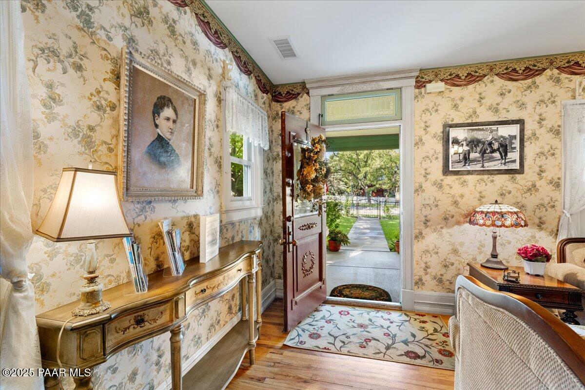 111 S Mount Vernon Avenue