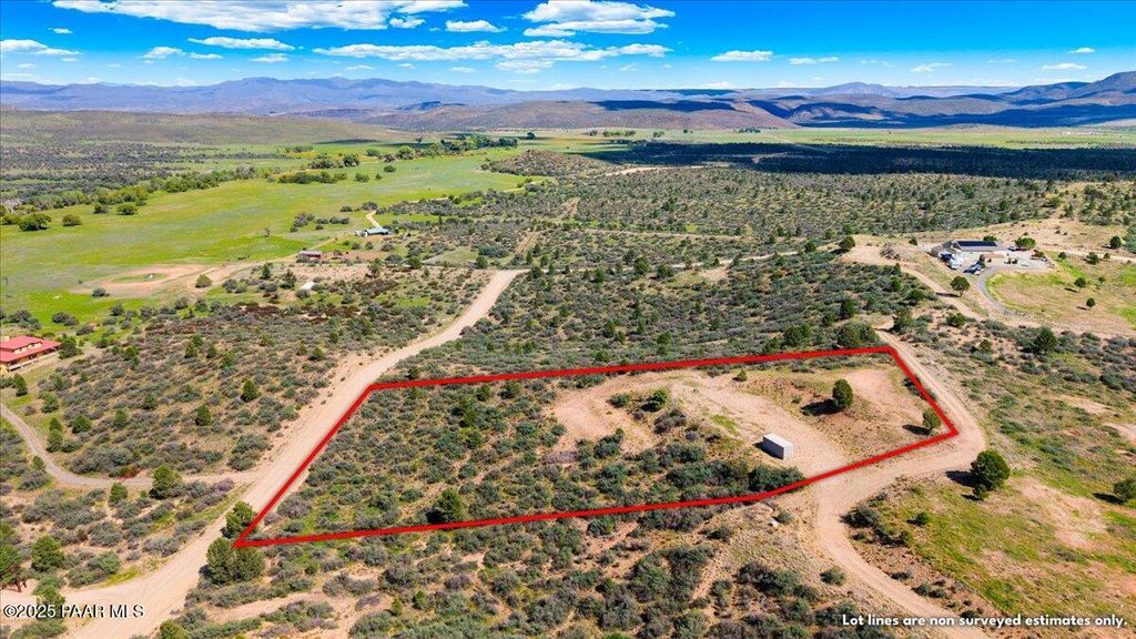 Photo of 16655 W Blue Sky Drive, Peeples Valley, AZ 86332 (MLS # 1076759)