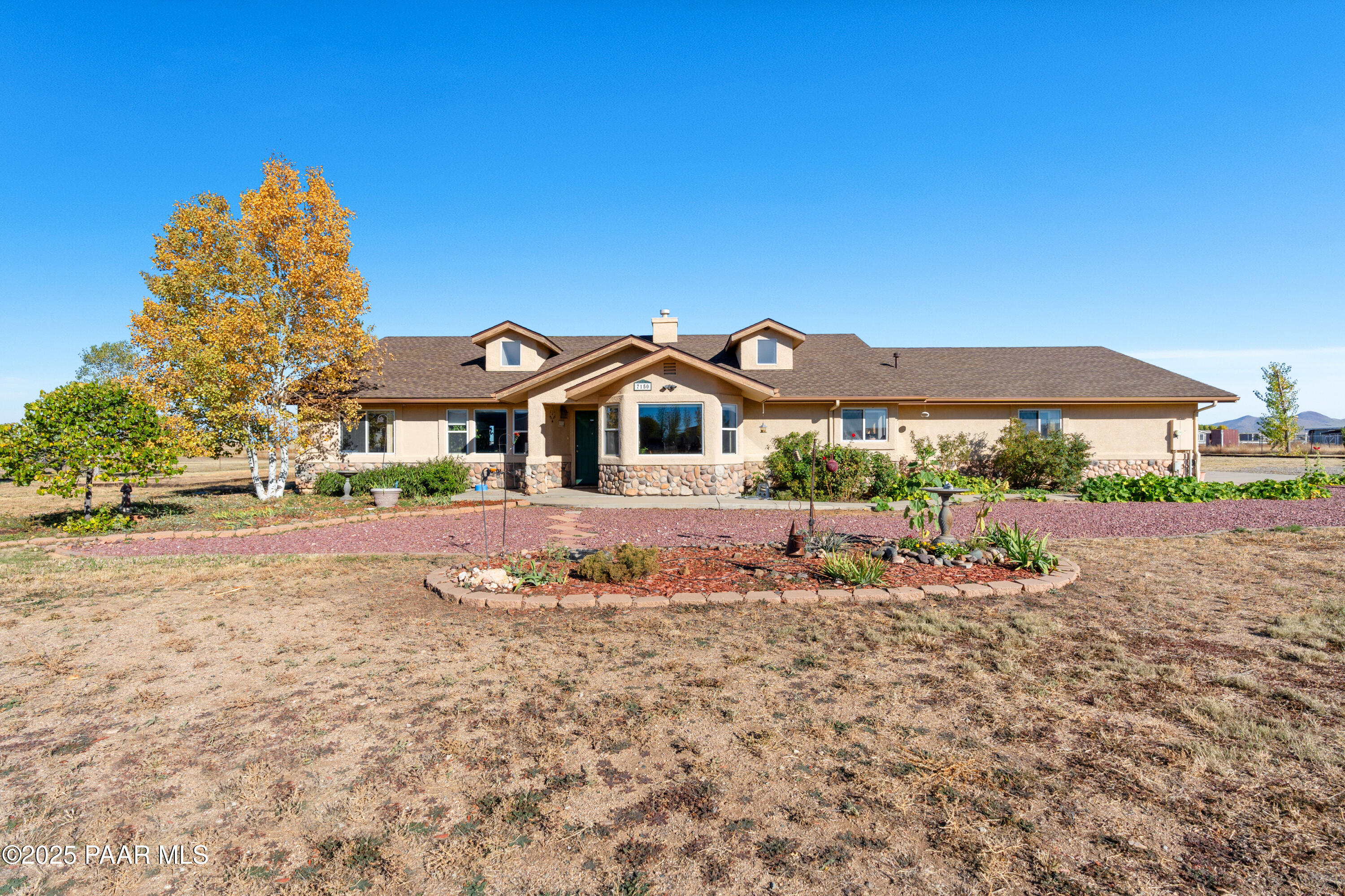7150 E Prairie Lane