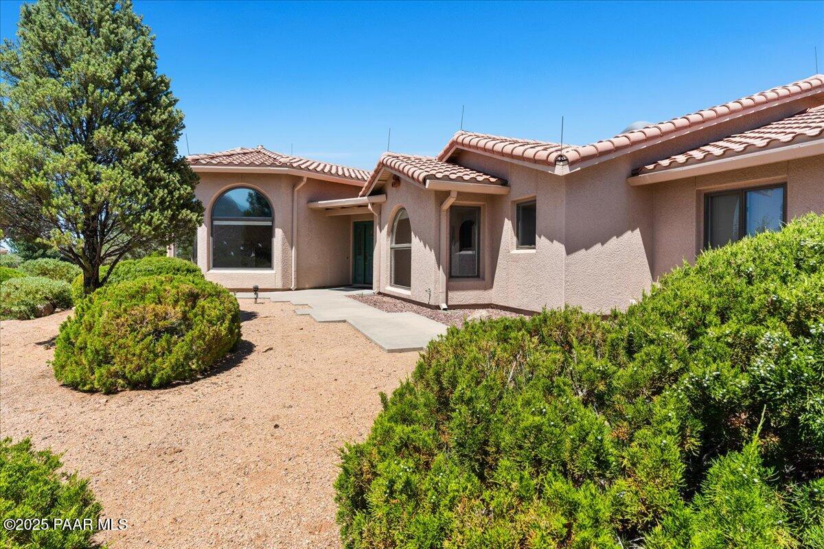 2082 W Mountain Oak Road