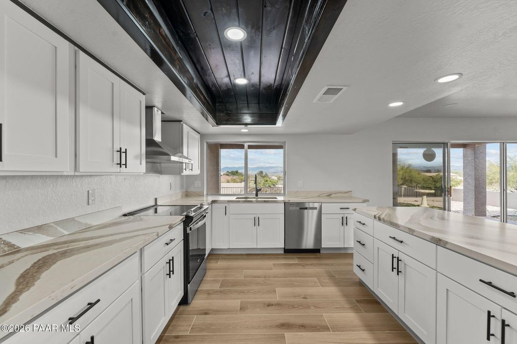 Photo of 1560 Vista Drive, Wickenburg, AZ 85390 (MLS # 1078605)