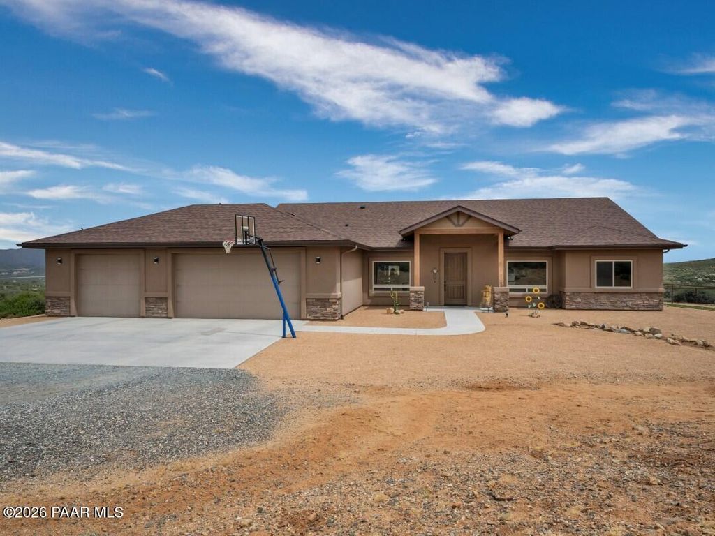Photo of 15935 E Lone Fox Trail, Dewey-Humboldt, AZ 86327 (MLS # 1081813)