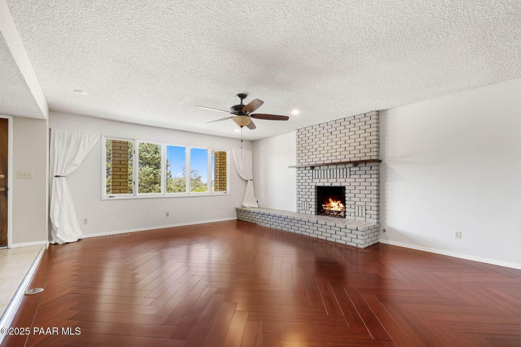 Photo of 909 Country Park Drive, Prescott, AZ 86305 (MLS # 1079230)