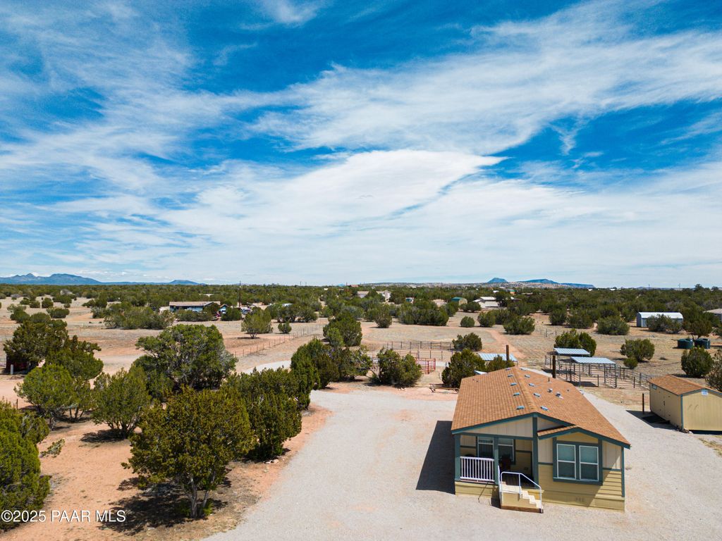 Photo of 53845 N Cedar Drive, Seligman, AZ 86337 (MLS # 1079576)