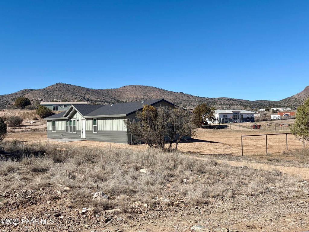Photo of 2310 N Smoki Trail, Chino Valley, AZ 86323 (MLS # 1079336)