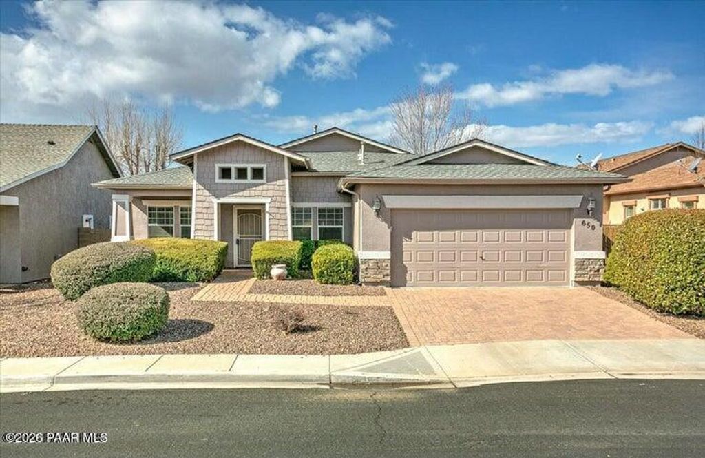 Photo of 650 N Robles Street, Dewey-Humboldt, AZ 86327 (MLS # 1080150)