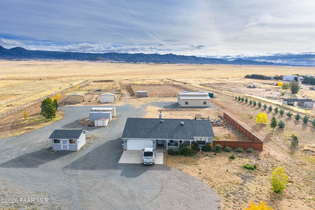 Photo of 7455 N Coyote Springs Road, Prescott Valley, AZ 86315 (MLS # 1081173)