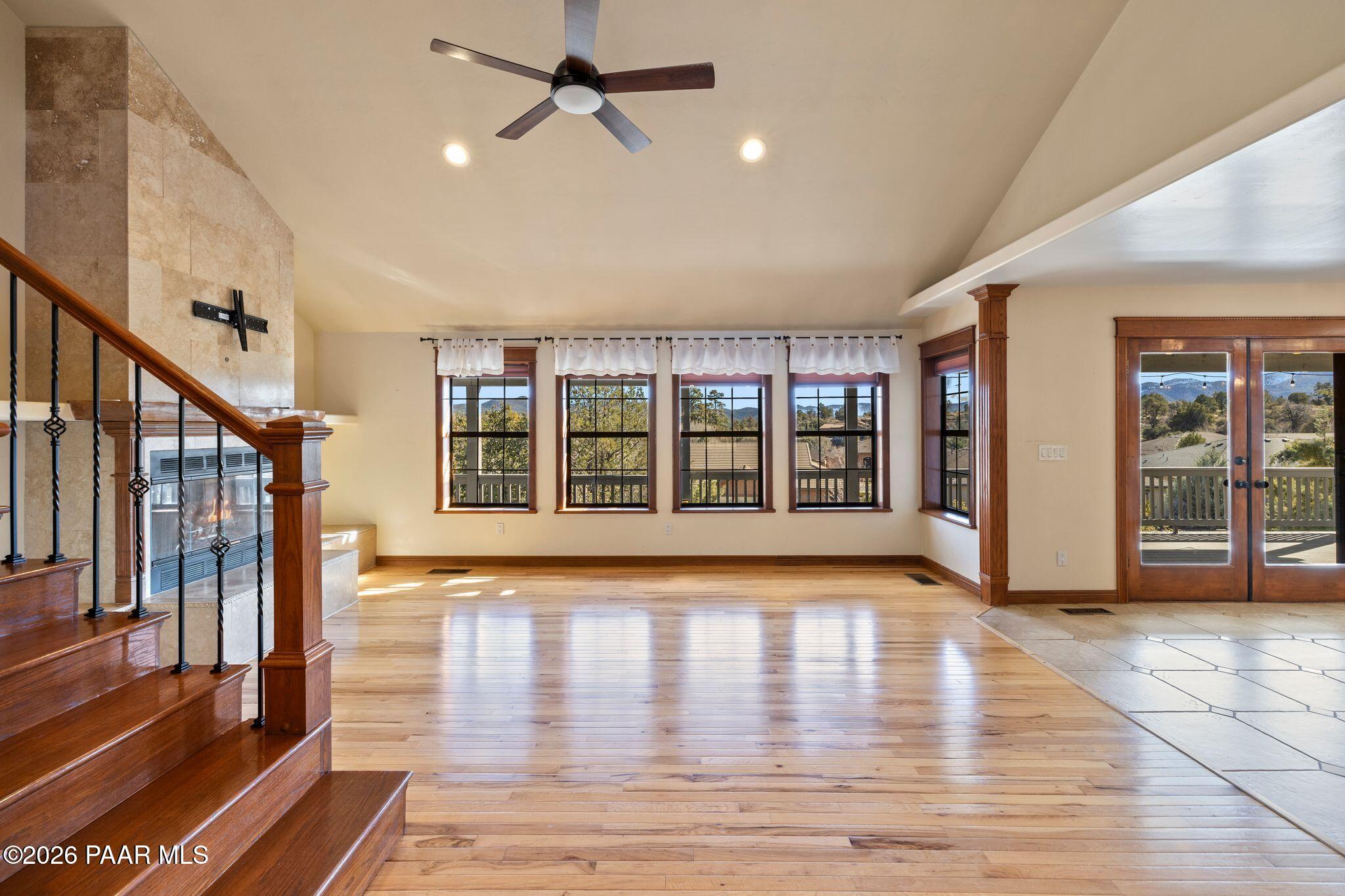 117 N Equestrian Way