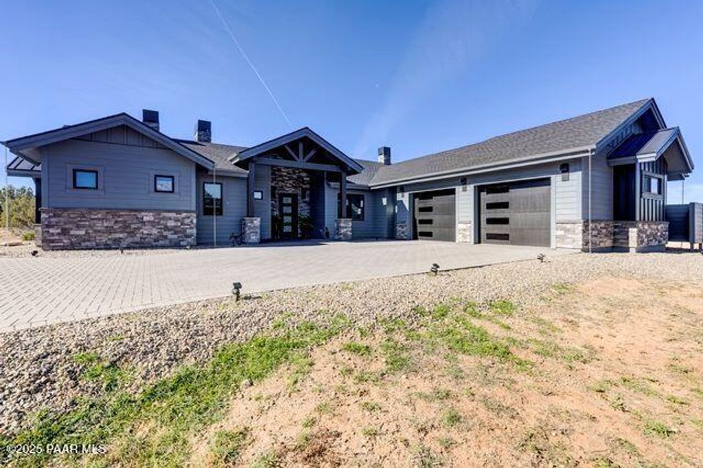 Photo of 4810 W Three Forks Road, Prescott, AZ 86305 (MLS # 1077781)