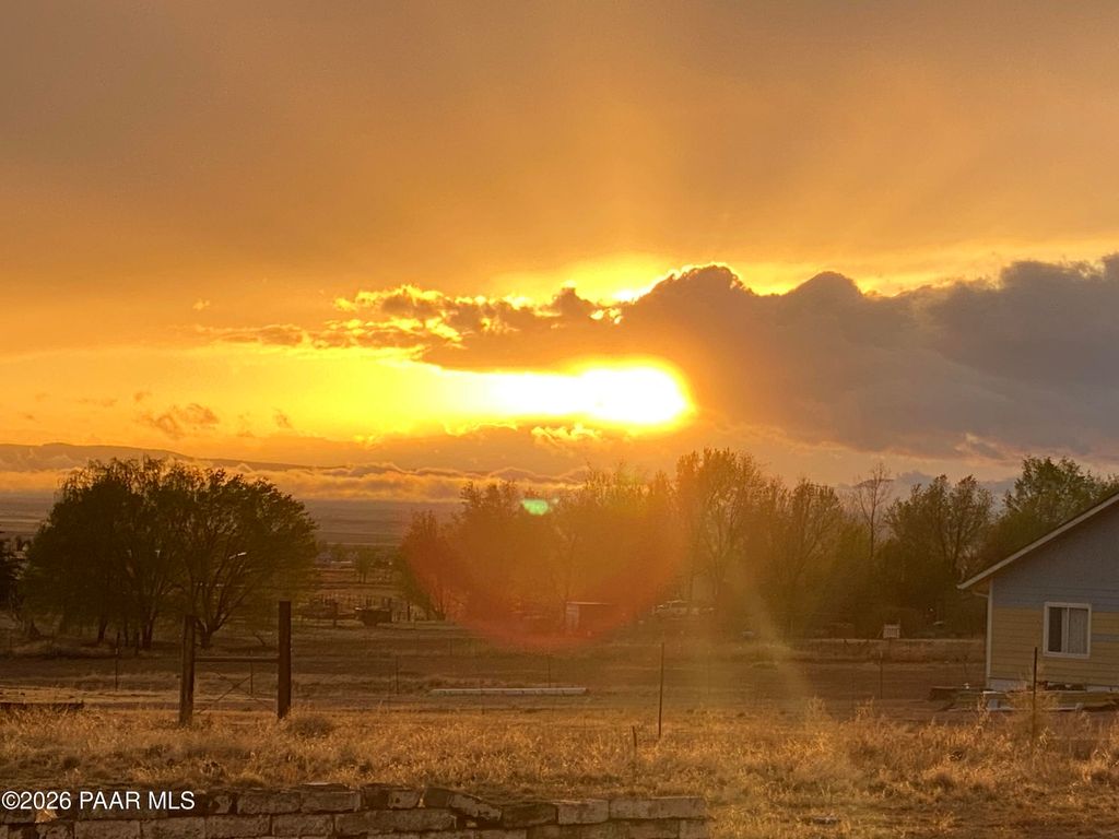 Photo of 3128 W Onyx Road, Paulden, AZ 86334 (MLS # 1080553)