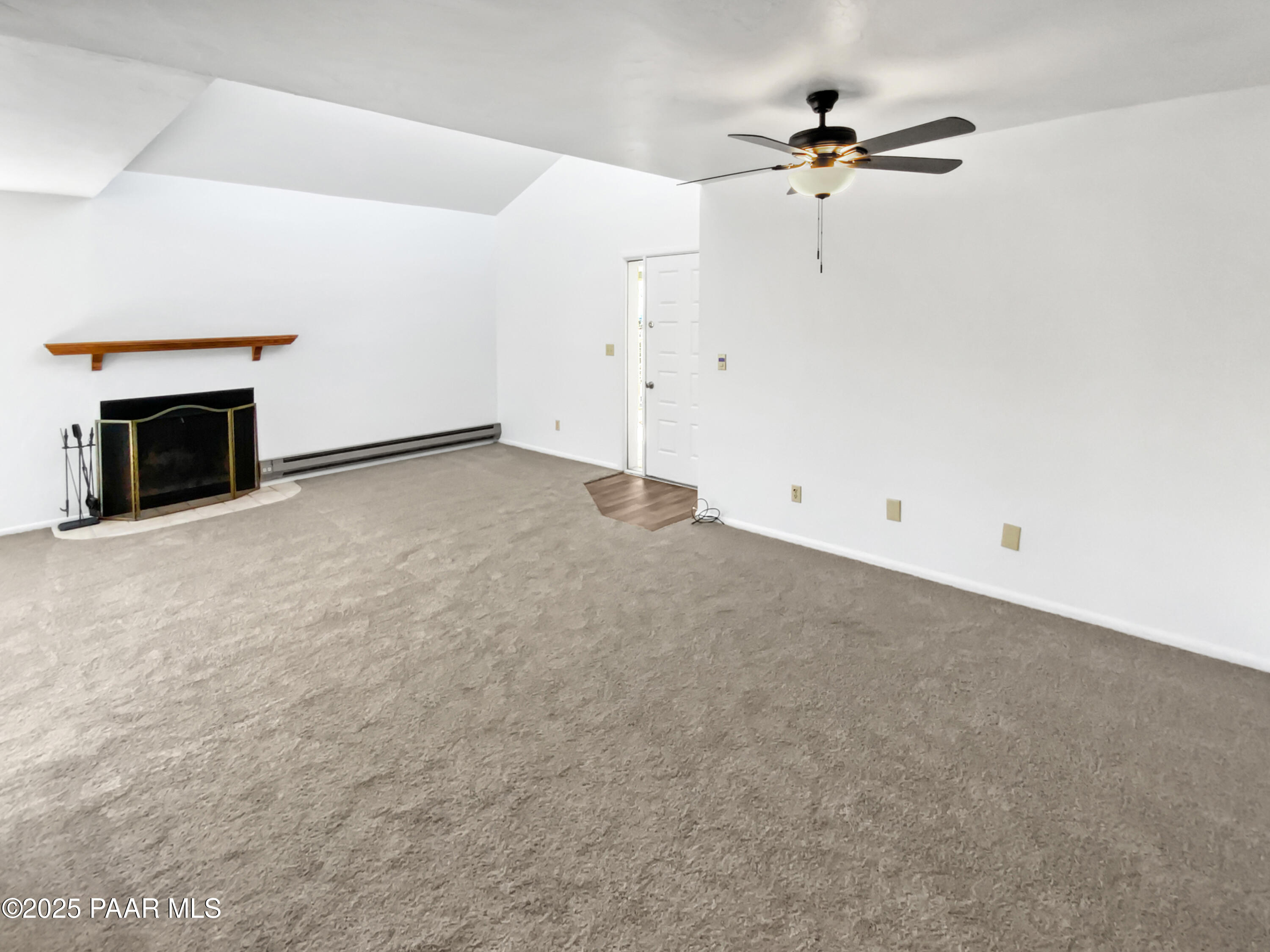 333 W Leroux Street 7