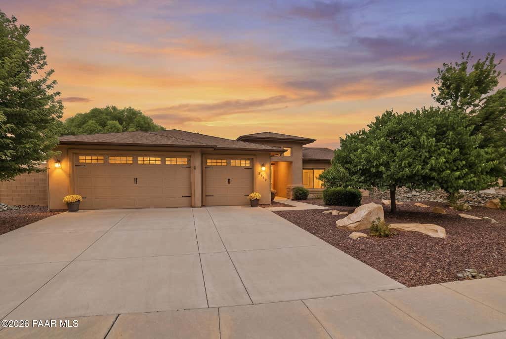 Photo of 8342 N View Crest CRST, Prescott Valley, AZ 86315 (MLS # 1084002)