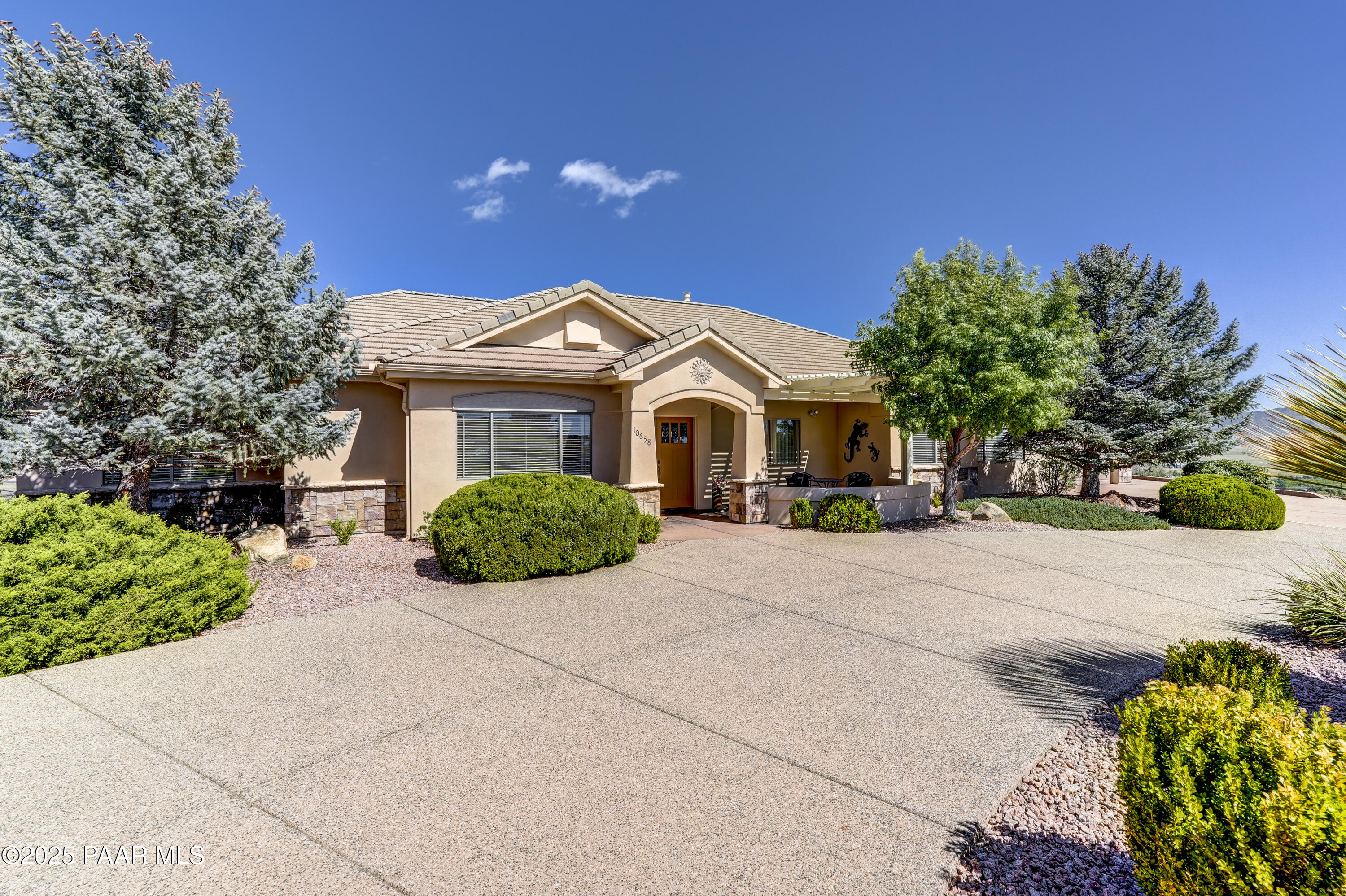 10658 E High Point Drive