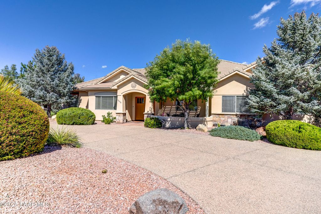 Photo of 10658 E High Point Drive, Prescott Valley, AZ 86327 (MLS # 1076845)