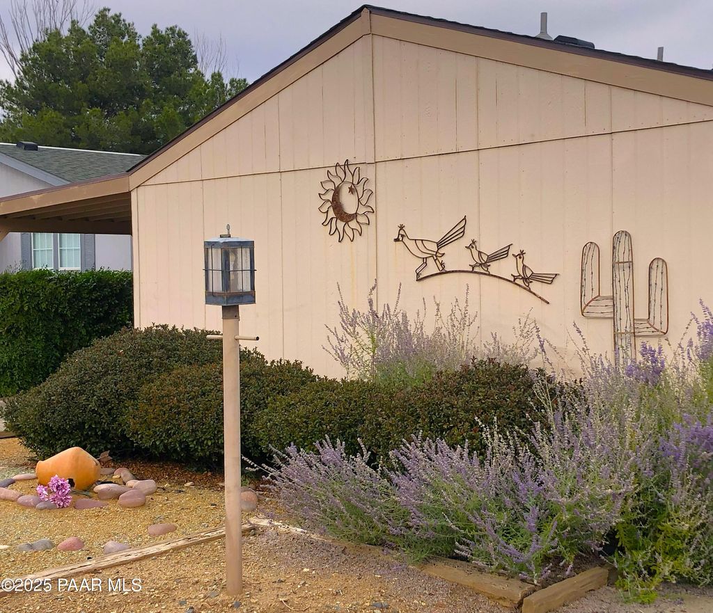 Photo of 623 N Blue Spruce Drive, Dewey-Humboldt, AZ 86327 (MLS # 1077753)