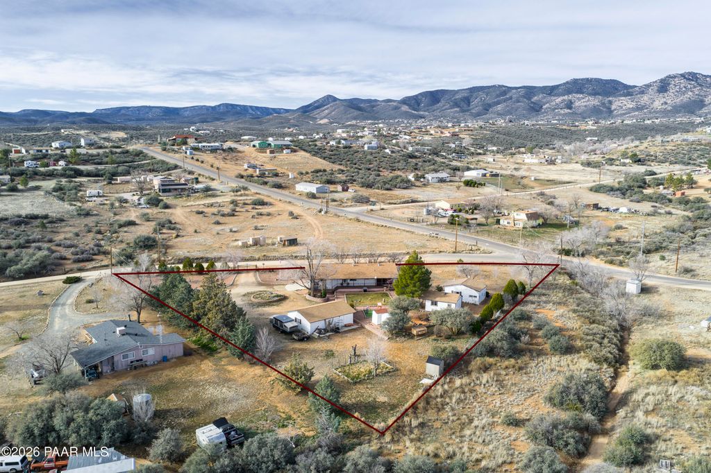 Photo of 11020 E Esther Lane, Dewey-Humboldt, AZ 86327 (MLS # 1081675)