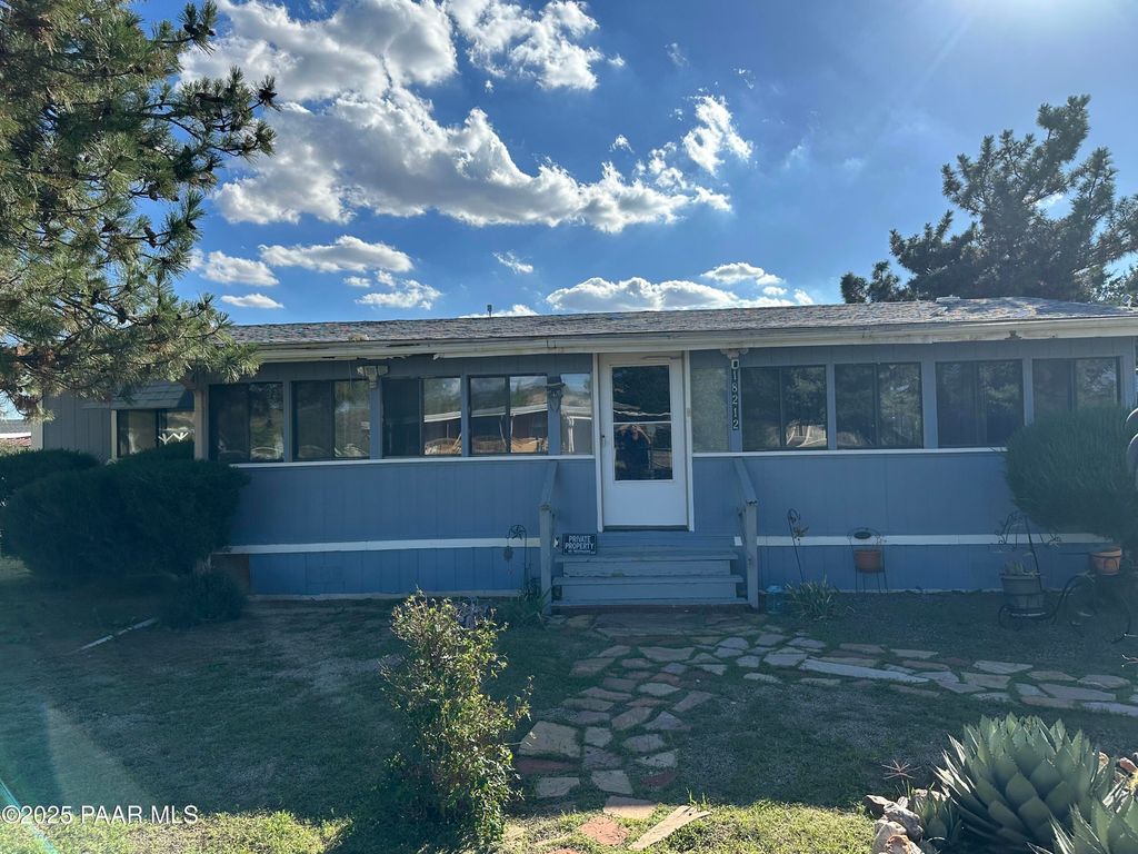 Photo of 18212 S Pioneer Road, Peeples Valley, AZ 86332 (MLS # 1077002)