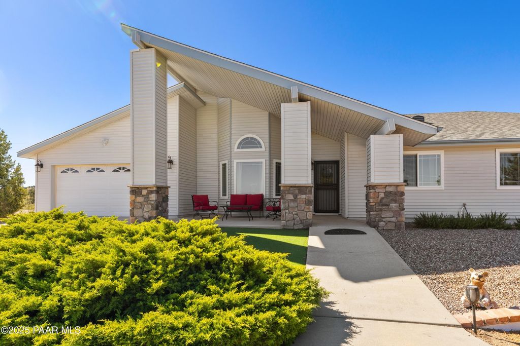 Photo of 1785 W Buena Vista Trail, Prescott, AZ 86305 (MLS # 1077023)