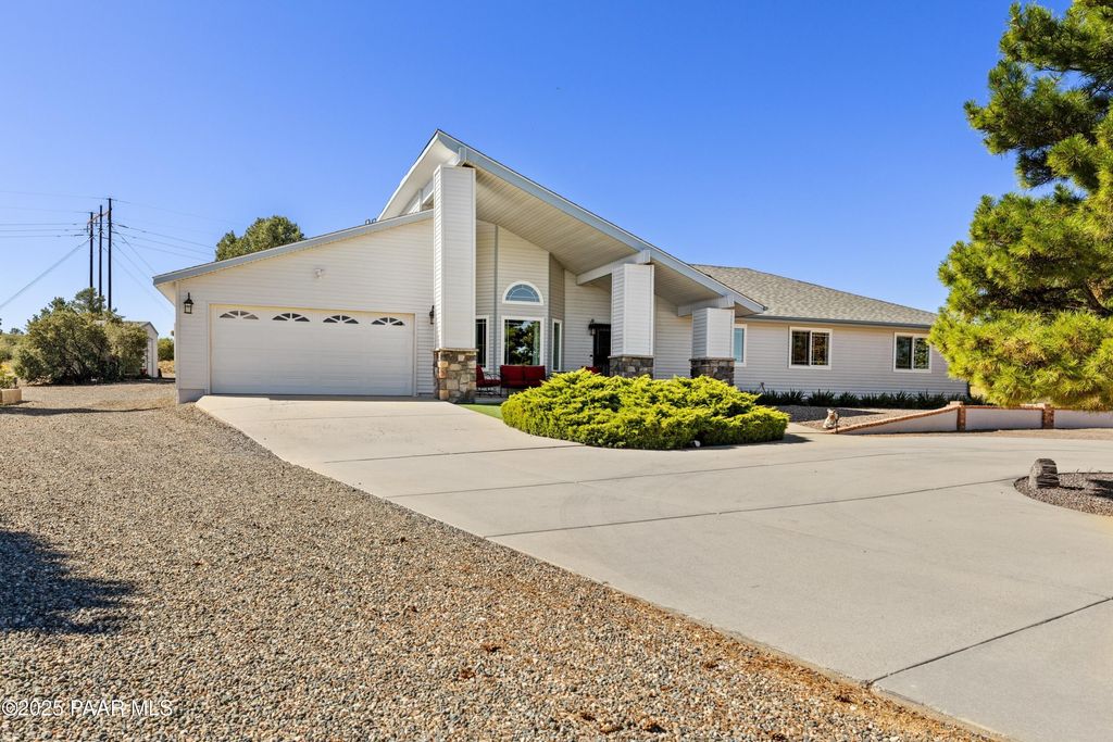 Photo of 1785 W Buena Vista Trail, Prescott, AZ 86305 (MLS # 1077023)