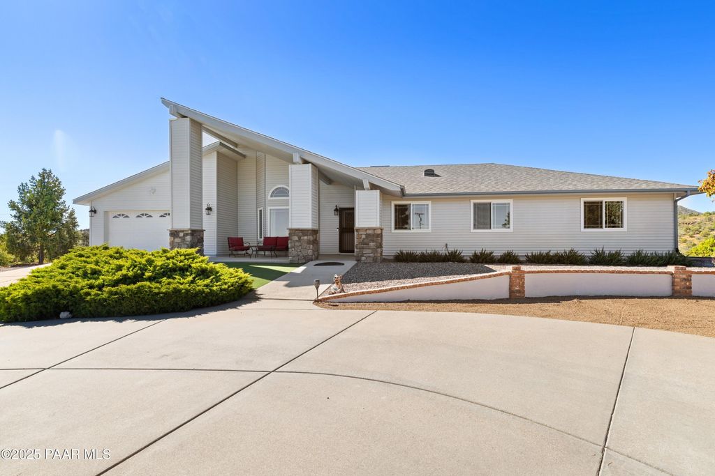 Photo of 1785 W Buena Vista Trail, Prescott, AZ 86305 (MLS # 1077023)