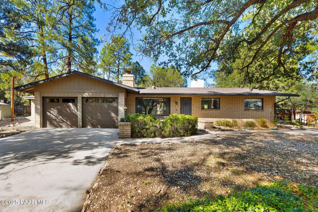 Photo of 1804 Autumn Drive, Prescott, AZ 86303 (MLS # 1077242)