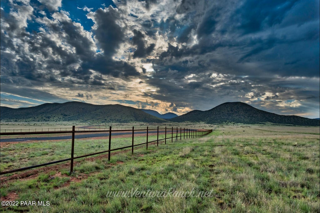 Photo of 10221 E Woven Gold (Lot 71) Way, Prescott Valley, AZ 86315 (MLS # 1084891)