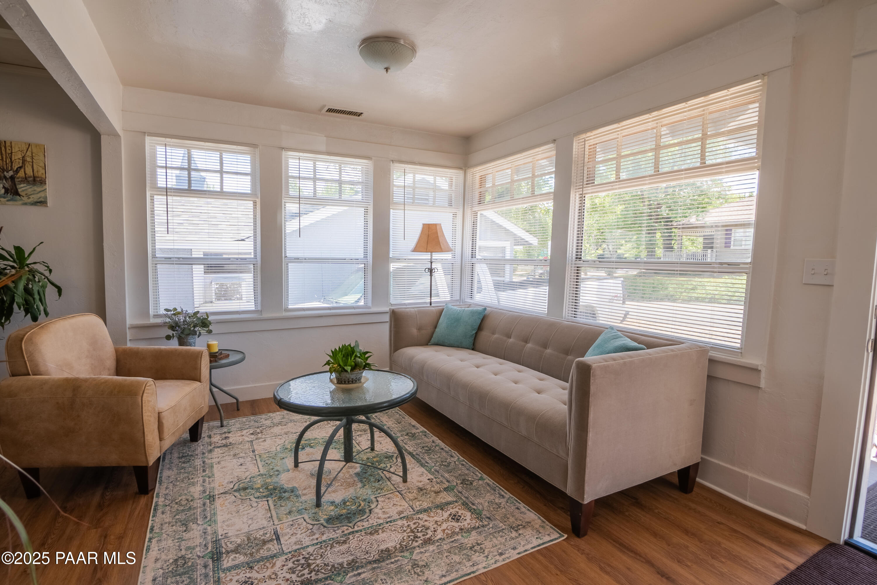 414&416 E Carleton Street