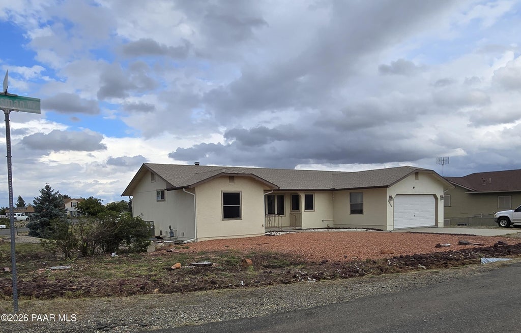 Photo of 4300 N Plainsman Way, Prescott Valley, AZ 86314 (MLS # 1085865)