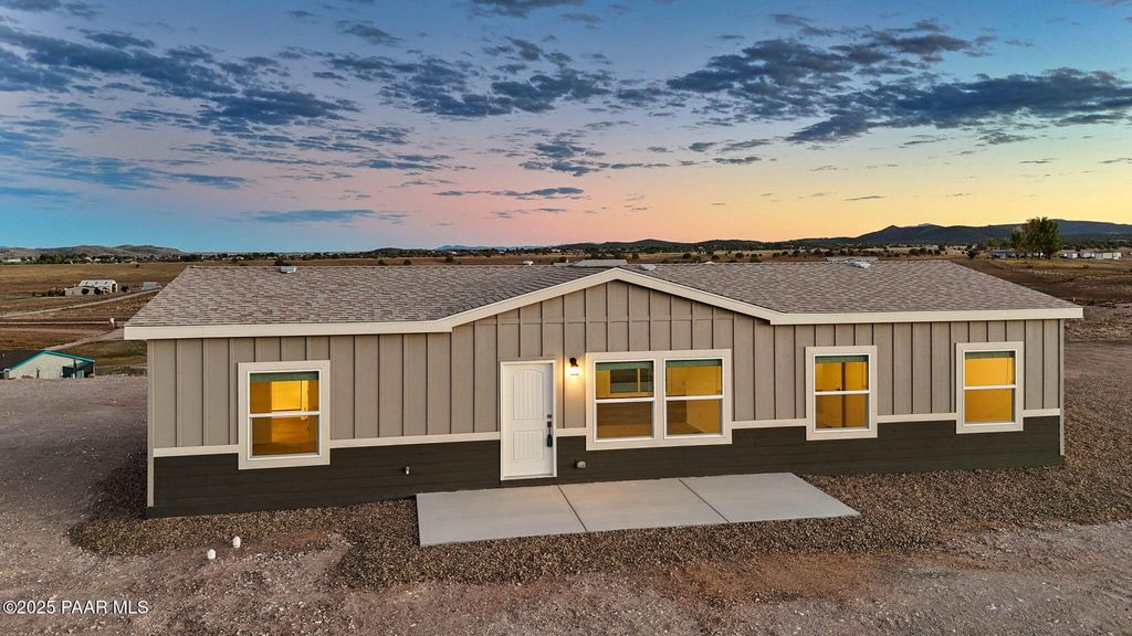 Photo of 23381 N Jester Track Drive, Paulden, AZ 86334 (MLS # 1077013)