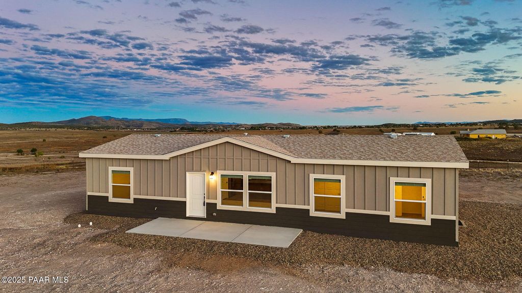 Photo of 23381 N Jester Track Drive, Paulden, AZ 86334 (MLS # 1077013)