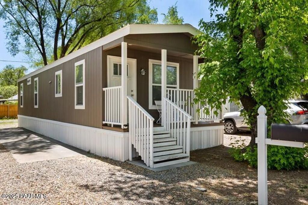 Photo of 689 Whipple Street #17, Prescott, AZ 86301 (MLS # 1078486)