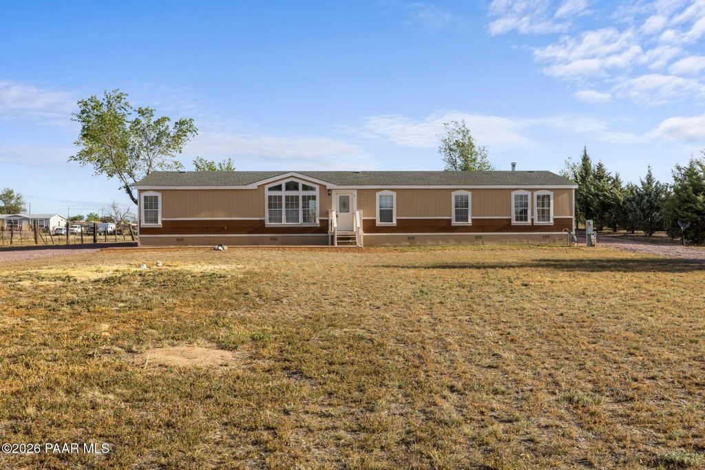Photo of 1092 N Road 1, Chino Valley, AZ 86323 (MLS # 1081452)