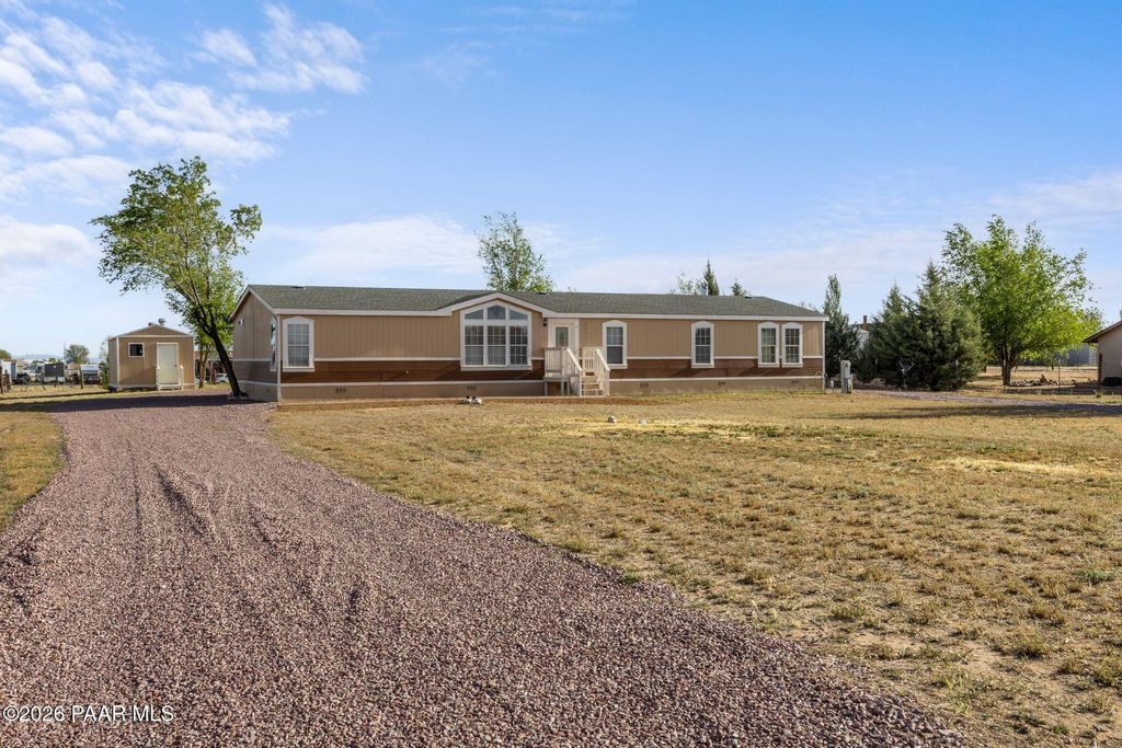 Photo of 1092 N Road 1, Chino Valley, AZ 86323 (MLS # 1081452)