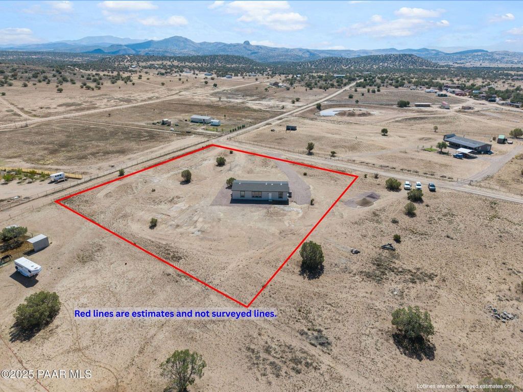 Photo of 1216 E Saddlebum Trail, Paulden, AZ 86334 (MLS # 1076914)
