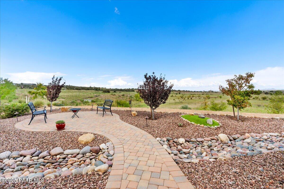 5373 Autumn Leaf Lane