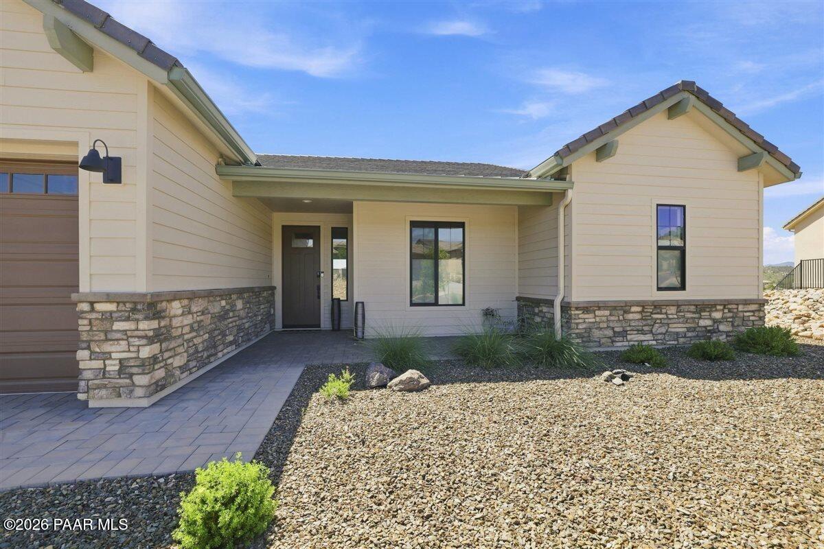 1165 S Lakeview Drive