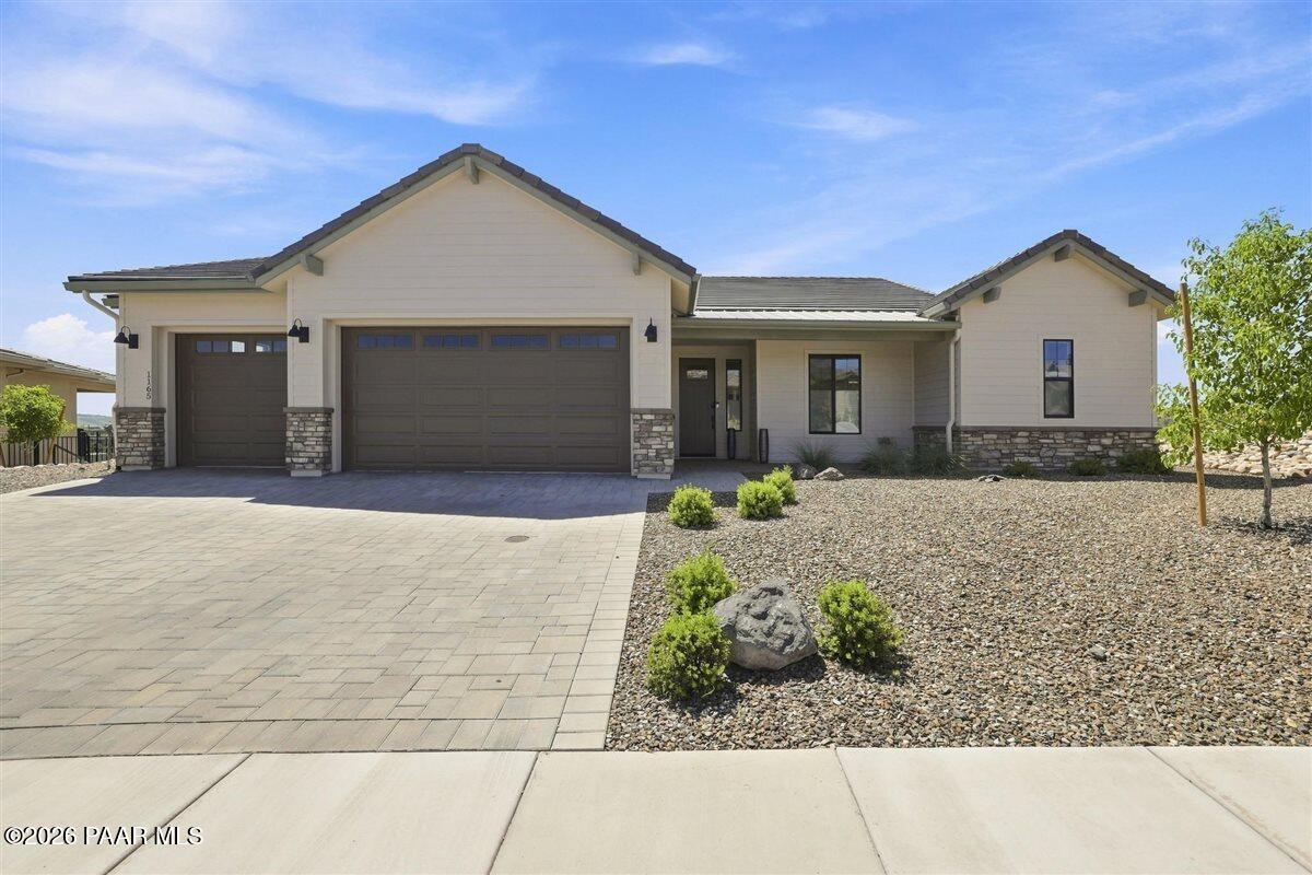 1165 S Lakeview Drive