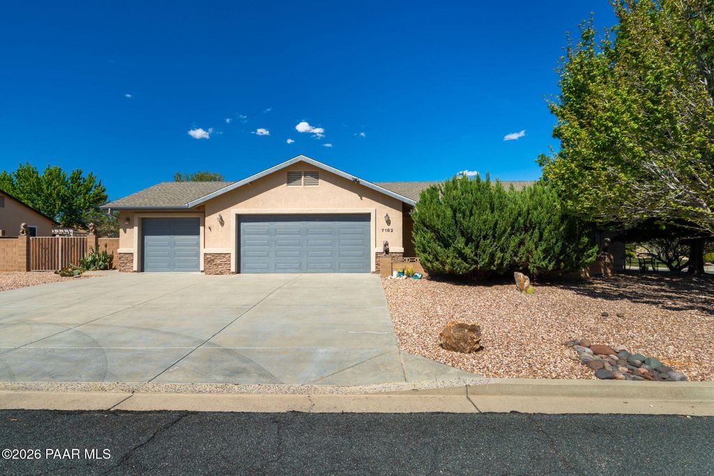 Photo of 7182 E Scenic Vista, Prescott Valley, AZ 86315 (MLS # 1081416)