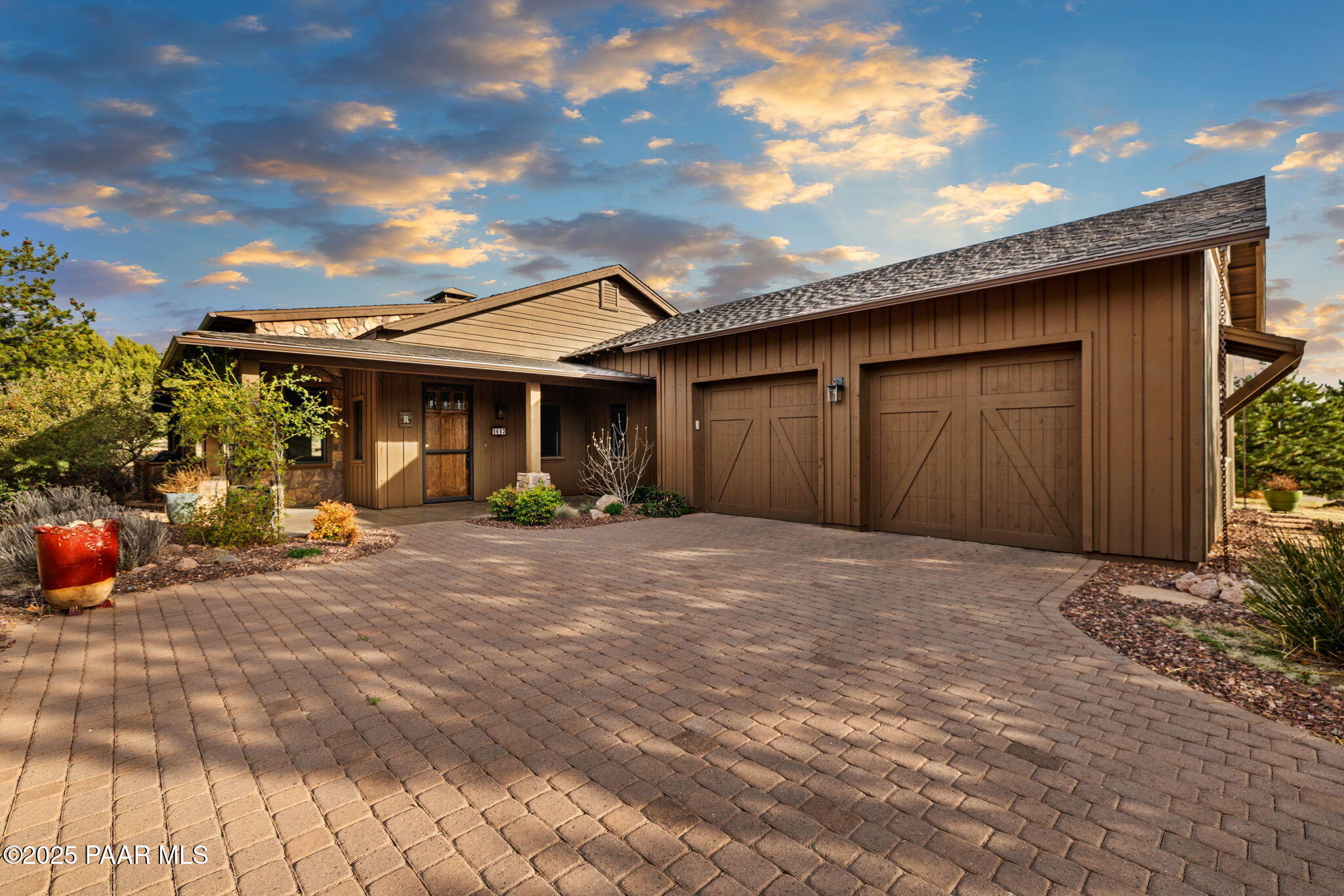 5653 W Johnny Mullins Drive