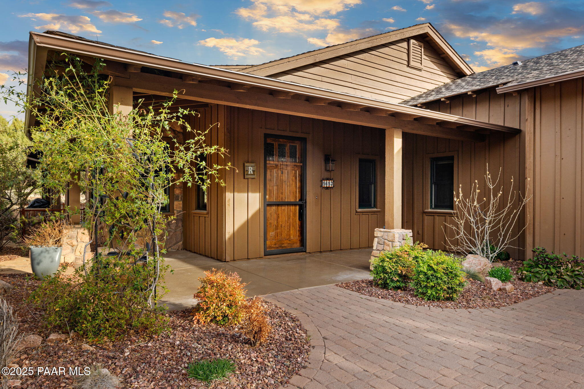 5653 W Johnny Mullins Drive